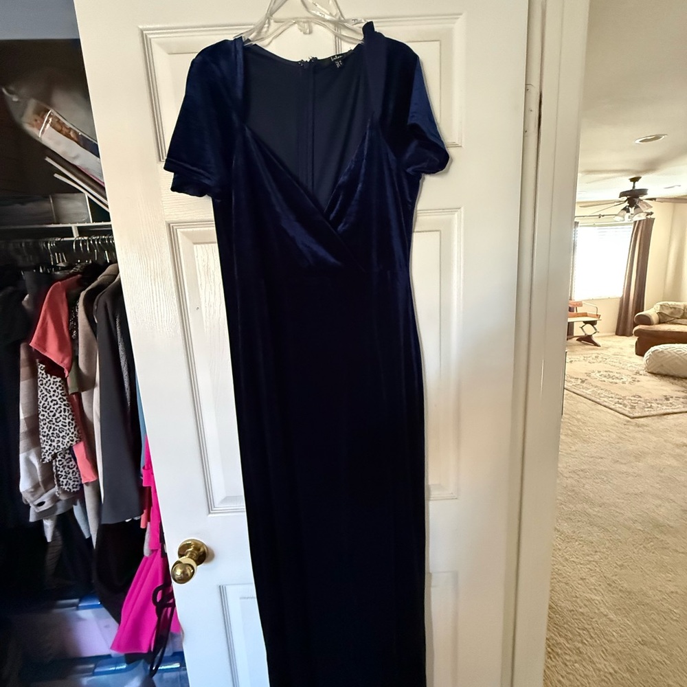 Lulu's Navy Velvet V-Neck Maxi Dress with Short Sleeves